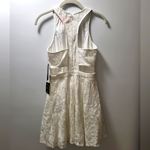 Lulu's lace white cutout dress size XS - Picture 6 of 9